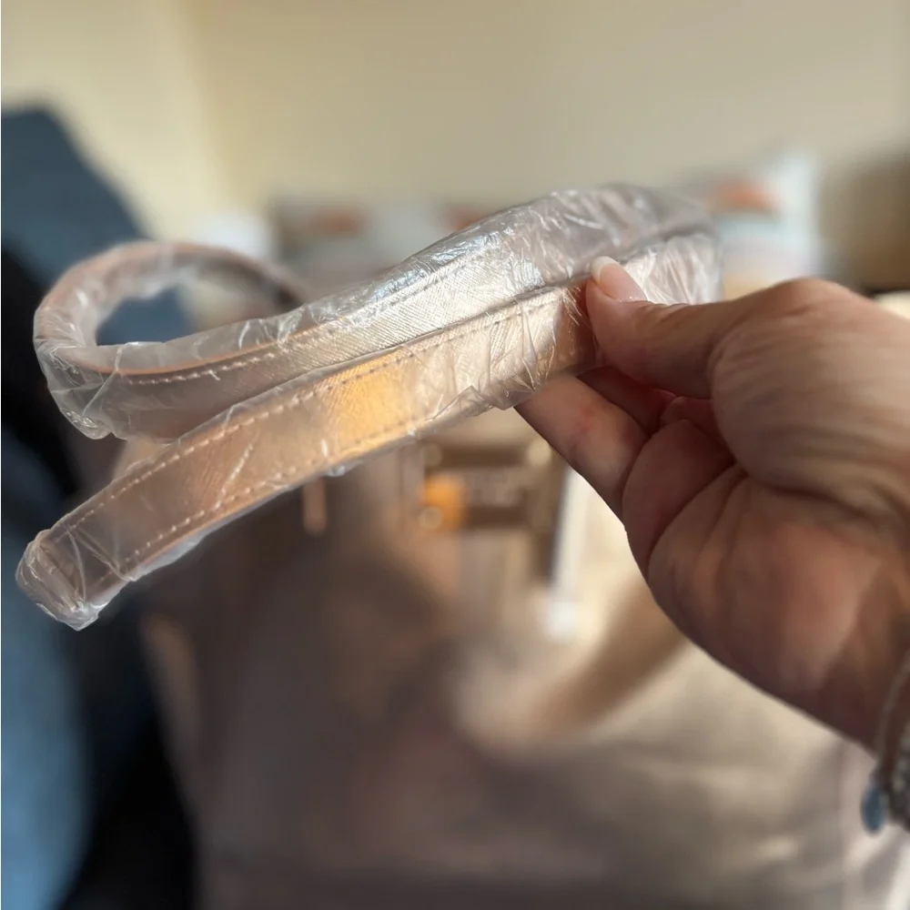 Michael Kors Rose Gold Leather Tassel Tote BRAND NEW NO CALL OUTS - Picture 13 of 16